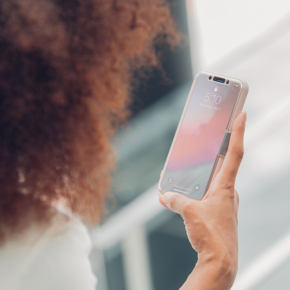 Moshi StealthCover Portfolio Case for iPhone Xs Max - Champagne Pink - Image 4