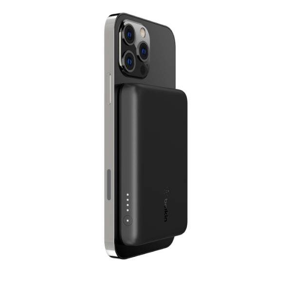1138835077_WIZ016-BLK_BoostChargePro_3in1WirlessChargingPad_WMagSafe_Hero_WEB-2-01